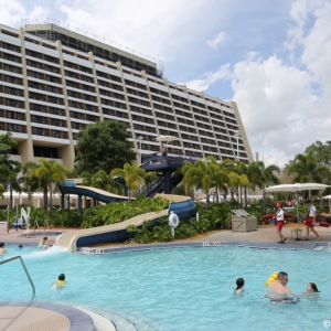 Media 'Contemporary-Resort-Pools-017' in category 'Pools, Recreation, Marina'