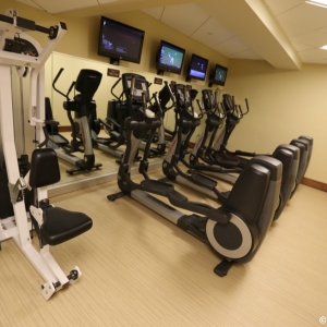 Contemporaty-Resort-Fitness-Center-006