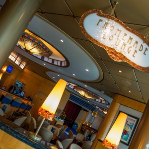 Disney-Wonder-Promenade-Lounge-001