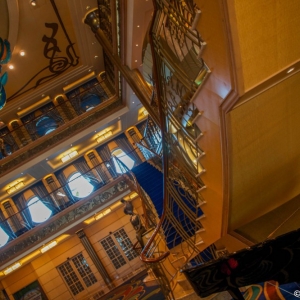 Disney-Wonder-Atrium-002