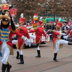 Goofy and toy soldiers