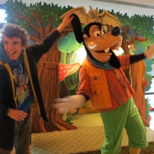 Fun with Goofy at SL