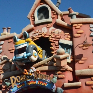 Roger_Rabbit_Sign_Side_View