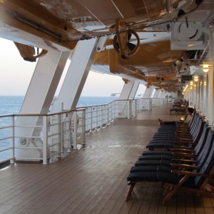 Disney Fantasy - jogging track