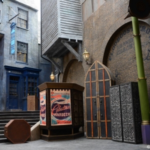 WDWINFO-Universal-Diagon-Alley-Harry-Potter-Tale-of-the-Three-Brothers-003