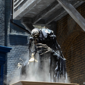 Media 'WDWINFO-Universal-Diagon-Alley-Harry-Potter-Tale-of-the-Three-Brothers-012' in category 'Diagon Alley Entertainment'