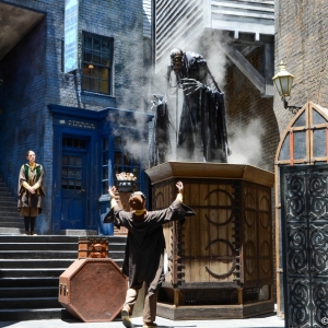 Media 'WDWINFO-Universal-Diagon-Alley-Harry-Potter-Tale-of-the-Three-Brothers-013' in category 'Diagon Alley Entertainment'