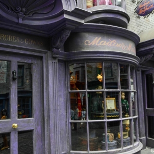 WDWINFO-Universal-Diagon-Alley-Harry-Potter-Madam-Malkins-001