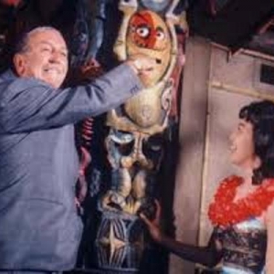 Walt_and_Tiki_Pole