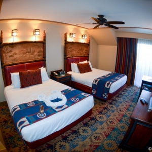 Wilderness-Lodge-Standard-Room-10