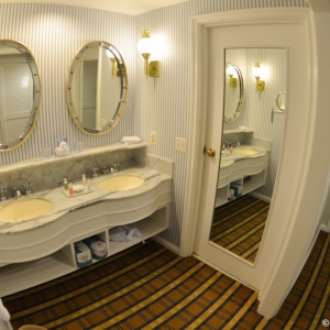 Yacht-Club-Standard-Room-27