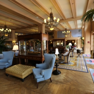 Yacht-Club-Lobby-19