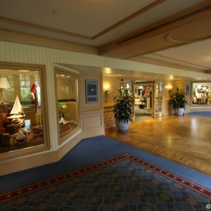 Yacht-Club-Lobby-27