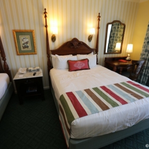 Boardwalk-Inn-Standard-Room-13