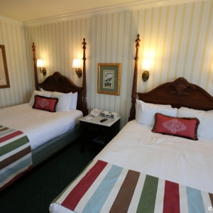 Boardwalk-Inn-Standard-Room-15