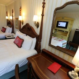 Boardwalk-Inn-Standard-Room-19