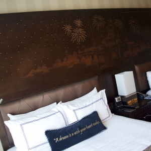 Disneyland-Hotel-Standard-Room-13