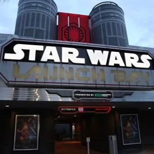 Star-Wars-Launch-Bay-28