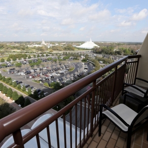 Contemporary-resort-tower-room-08