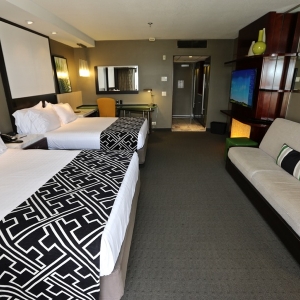 Contemporary-resort-tower-room-13