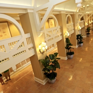 Beach-club-resort-lobby-07