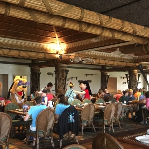 Polynesian-village-dining-02