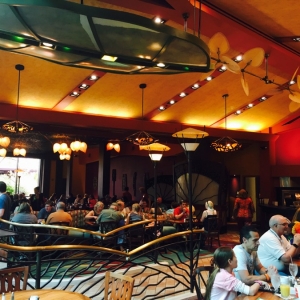 Polynesian-village-dining-07