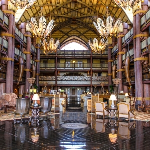 Animal-kingdom-lodge-lobby-18