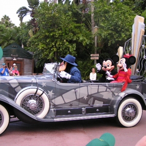 Cars & Stars parade