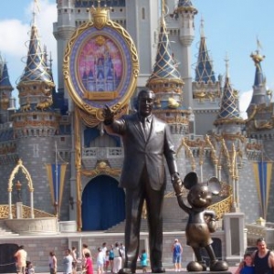Some guy and a mouse?