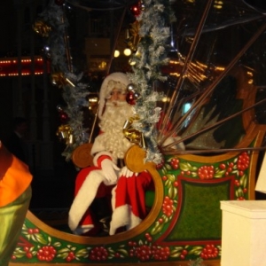 santa on main street