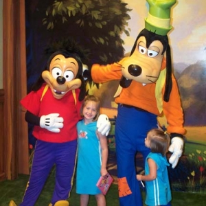 Goofy and Max in toontown