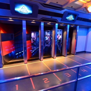 Star-Tours-01