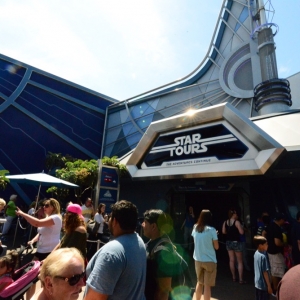 Star-Tours-03