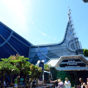 Star-Tours-04