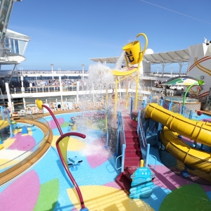 Pools-Recreation-Harmony-of-the-Seas-022