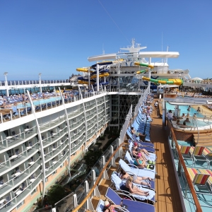 Pools-Recreation-Harmony-of-the-Seas-024