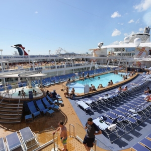 Pools-Recreation-Harmony-of-the-Seas-029