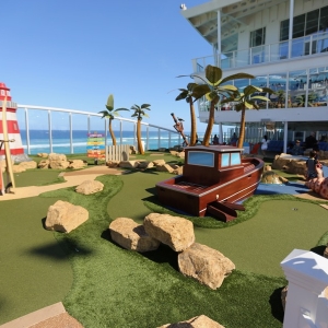 Pools-Recreation-Harmony-of-the-Seas-036