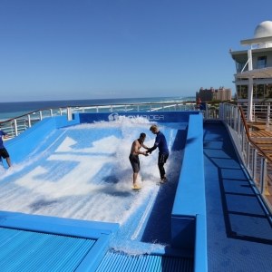 Pools-Recreation-Harmony-of-the-Seas-043