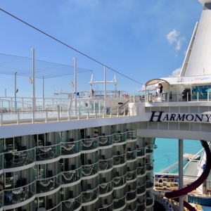 Pools-Recreation-Harmony-of-the-Seas-046