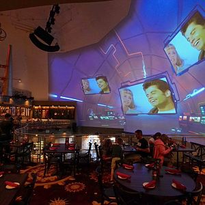 Planet-hollywood-screen