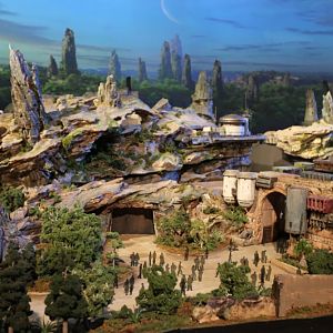 Star-Wars-Land-002