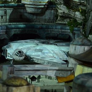 Star-Wars-Land-Model-02