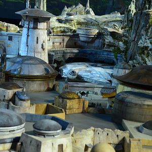 Star-Wars-Land-Model-03