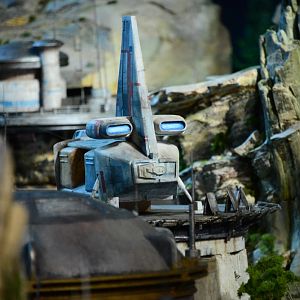 Star-Wars-Land-Model-04