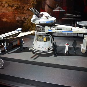 Star-Wars-Land-Model-09
