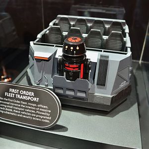 Star-Wars-Land-Model-14