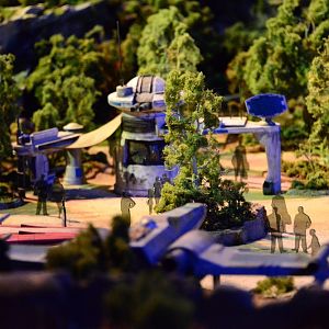 Star-Wars-Land-Model-21