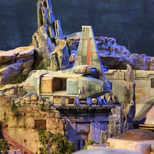 Star-Wars-Land-001